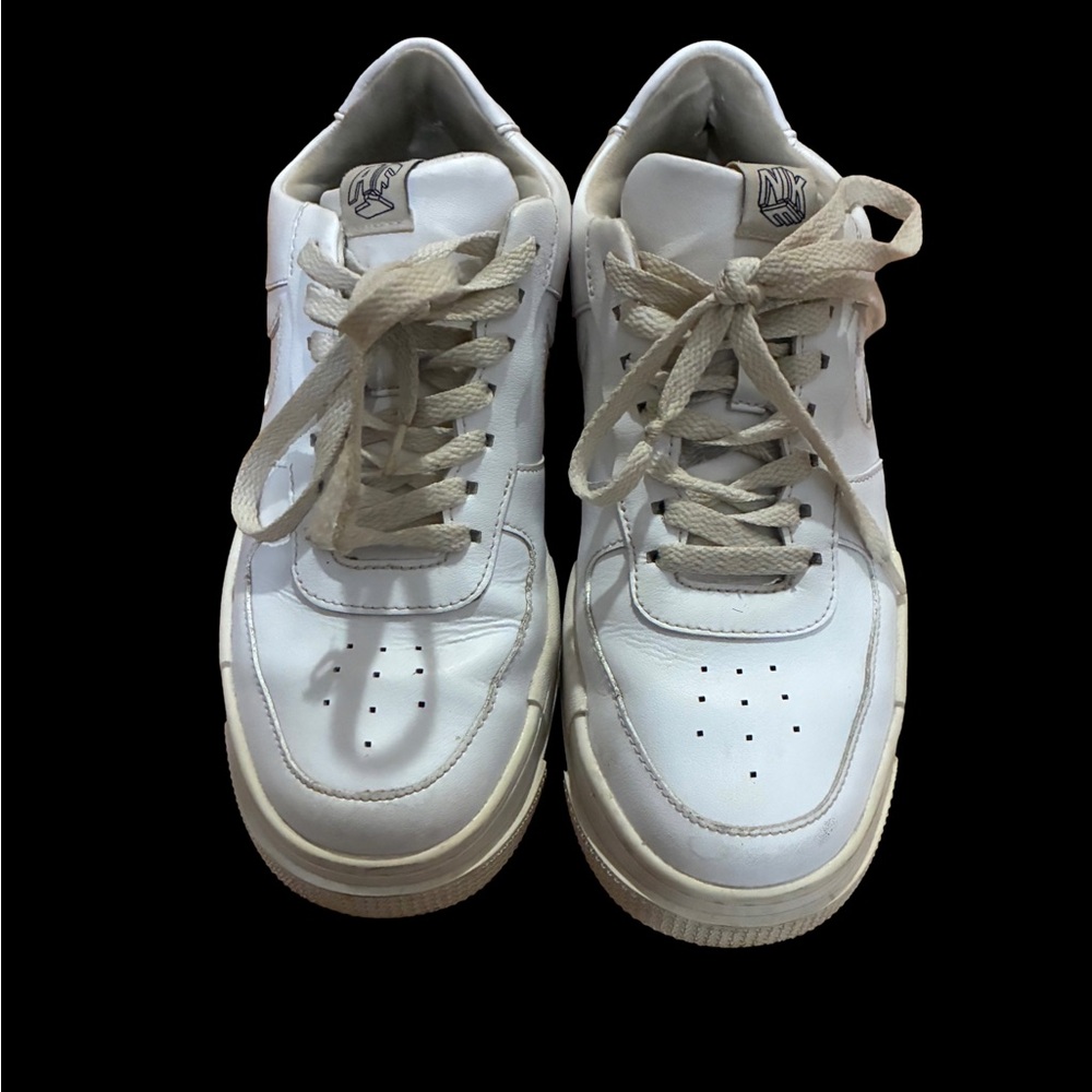 White Nike Air Force 1